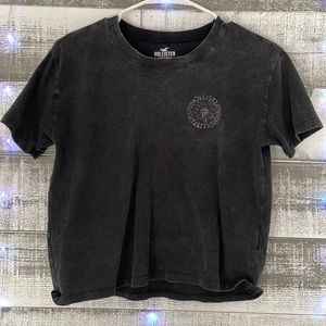 hollister baggy cropped tee, size xs, super comfy and lightweight
